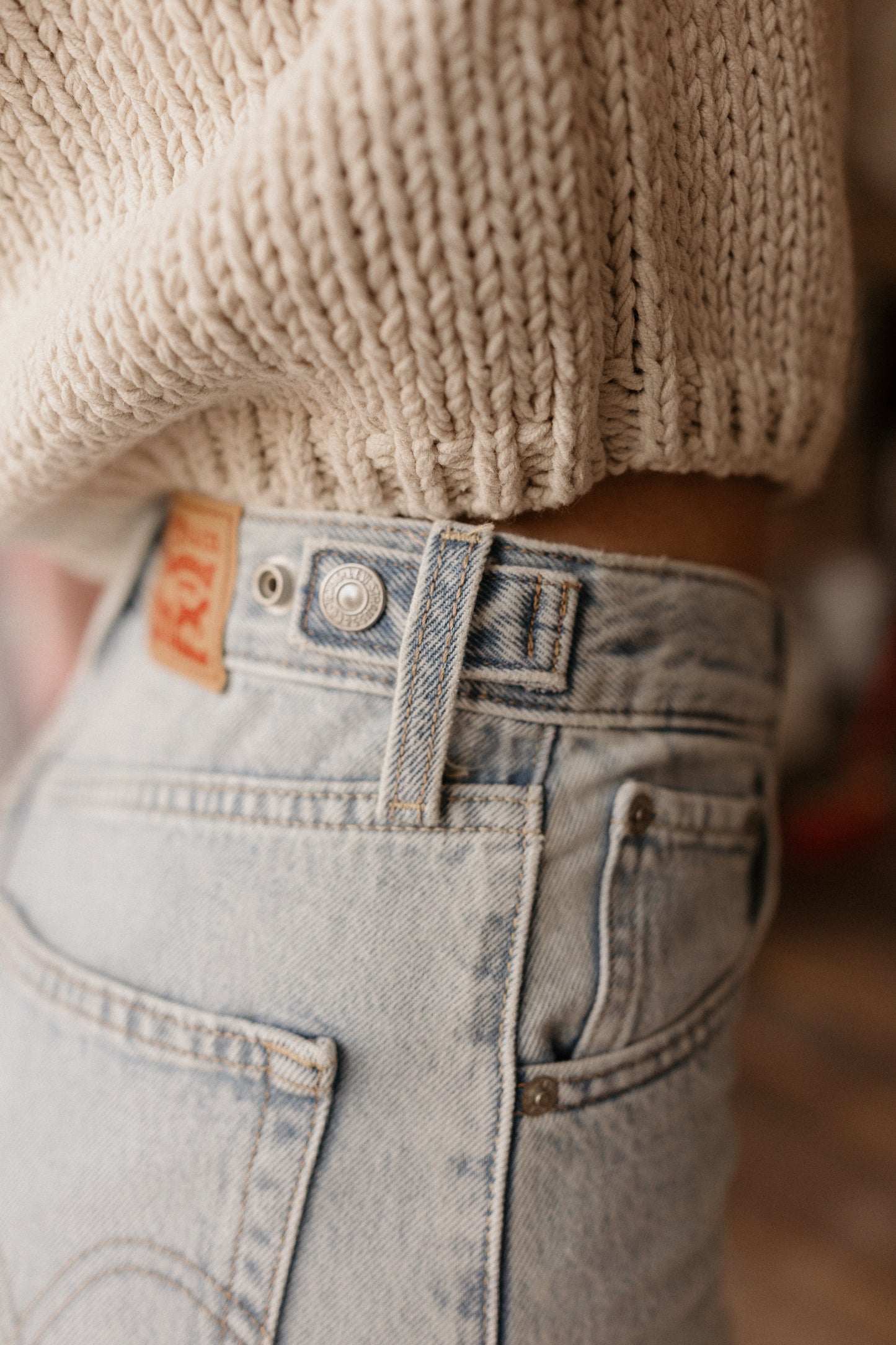 Levi's Cinch Mid Thigh Short | Abraided Art