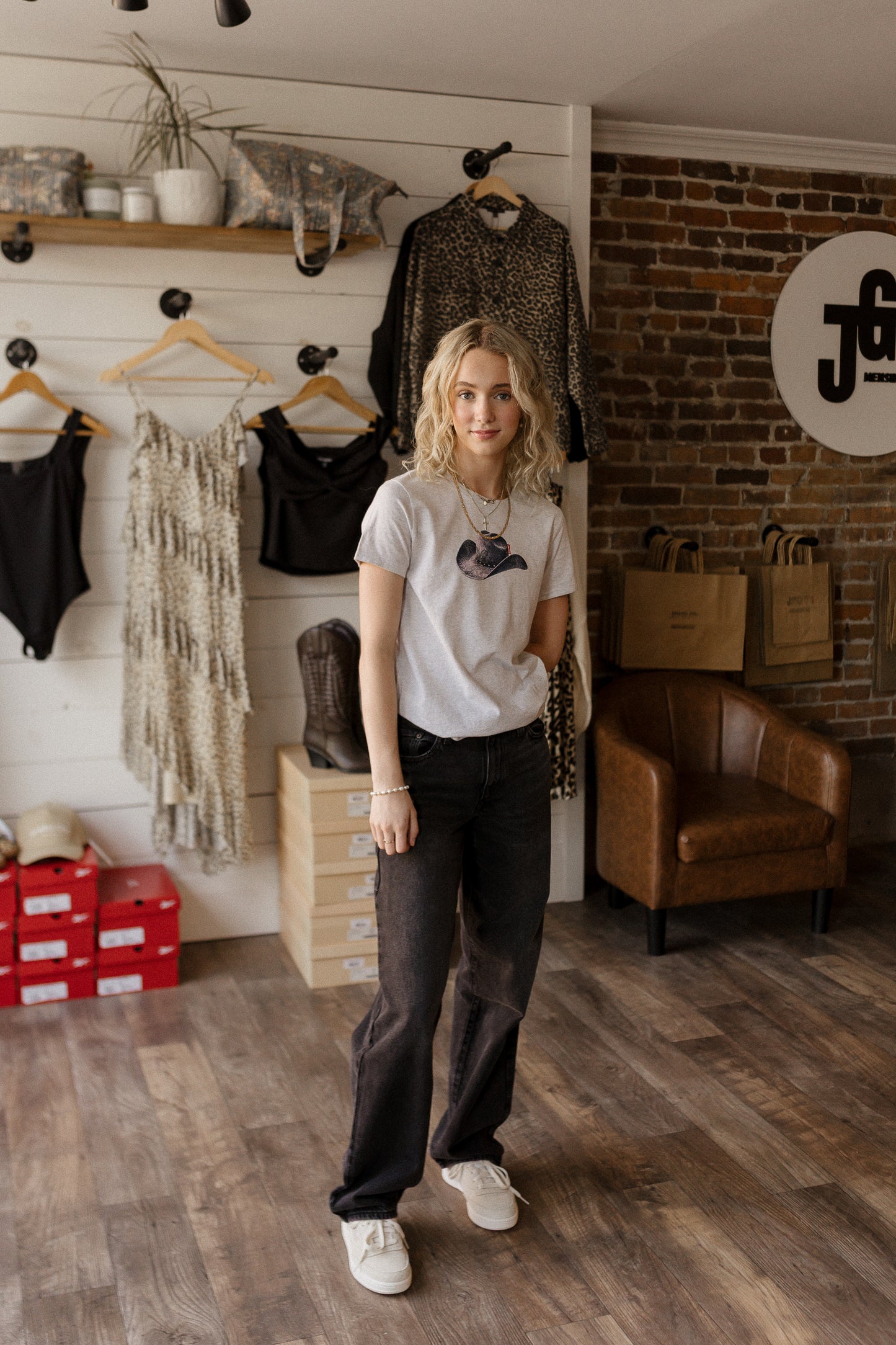 Cowboy Hat Orbit | Tee