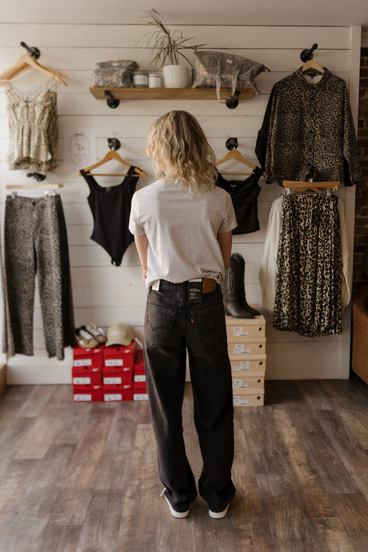 Cowboy Hat Orbit | Tee