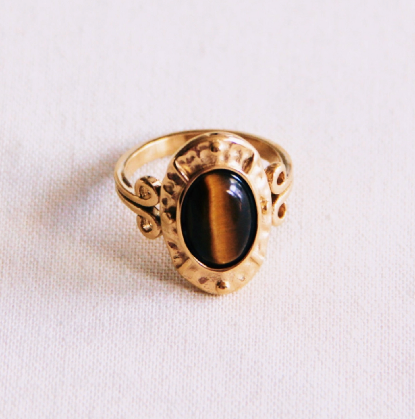 Oval Statement | Ring