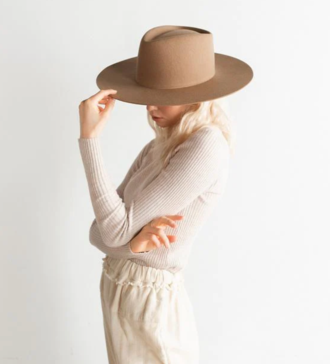 Dakota Triangle Crown