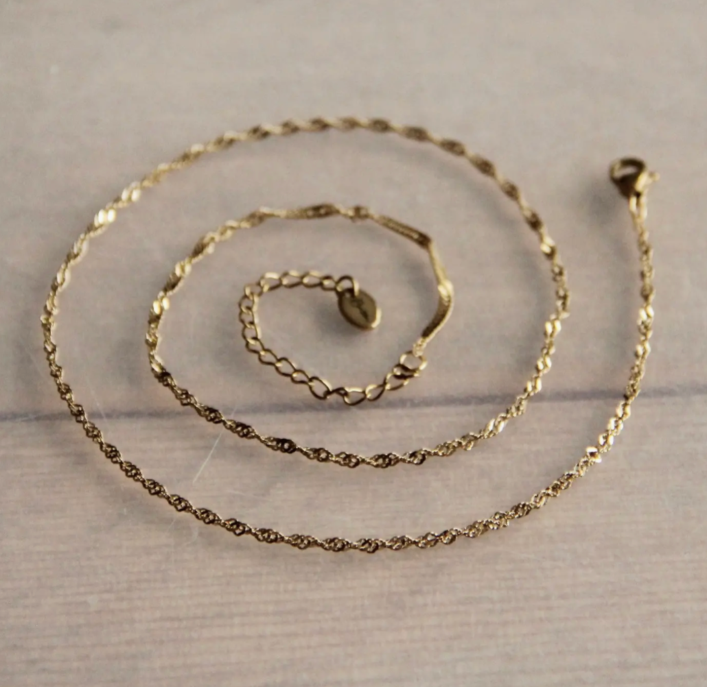 Small Twist Necklace