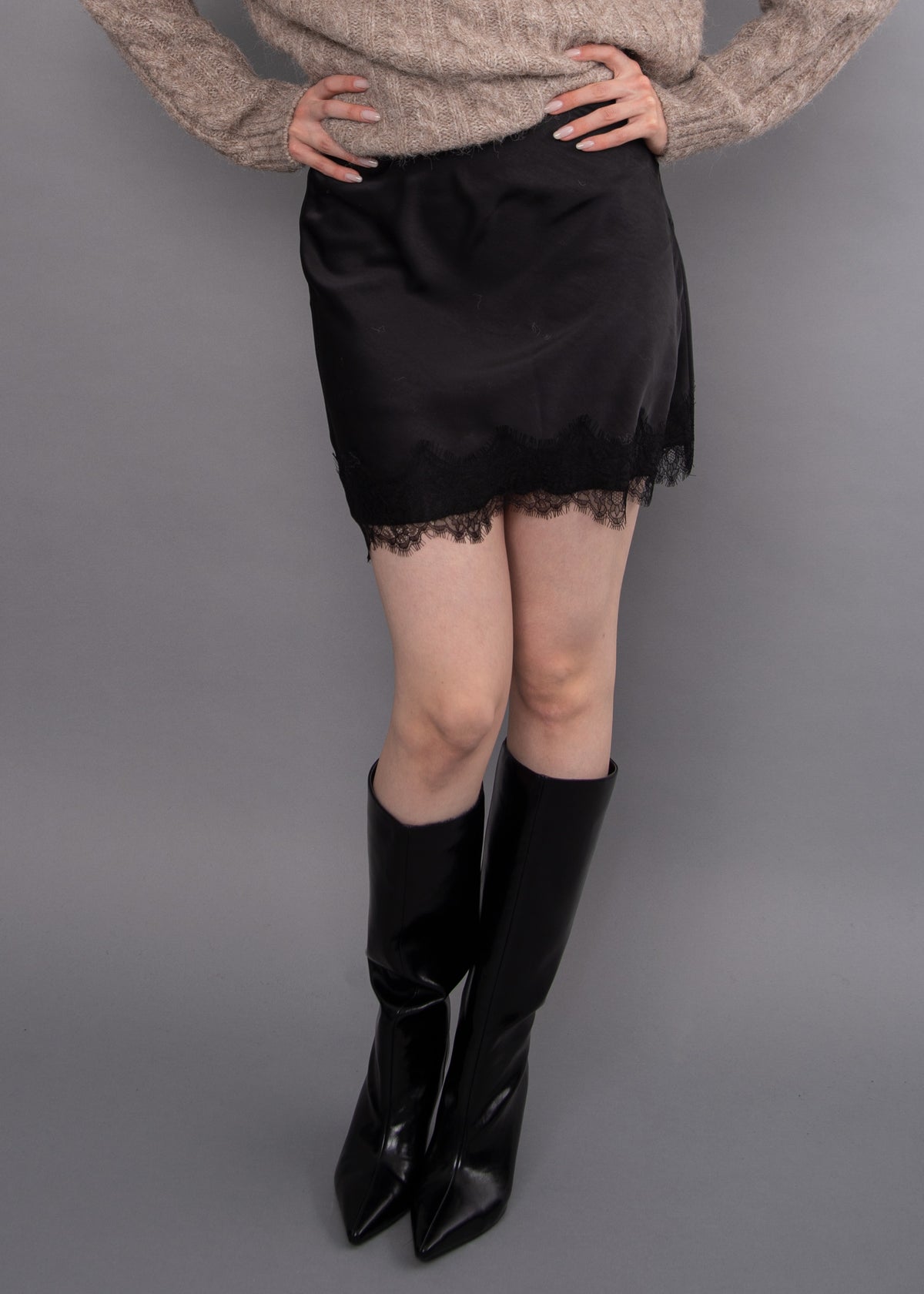 Kira | Lace Skirt