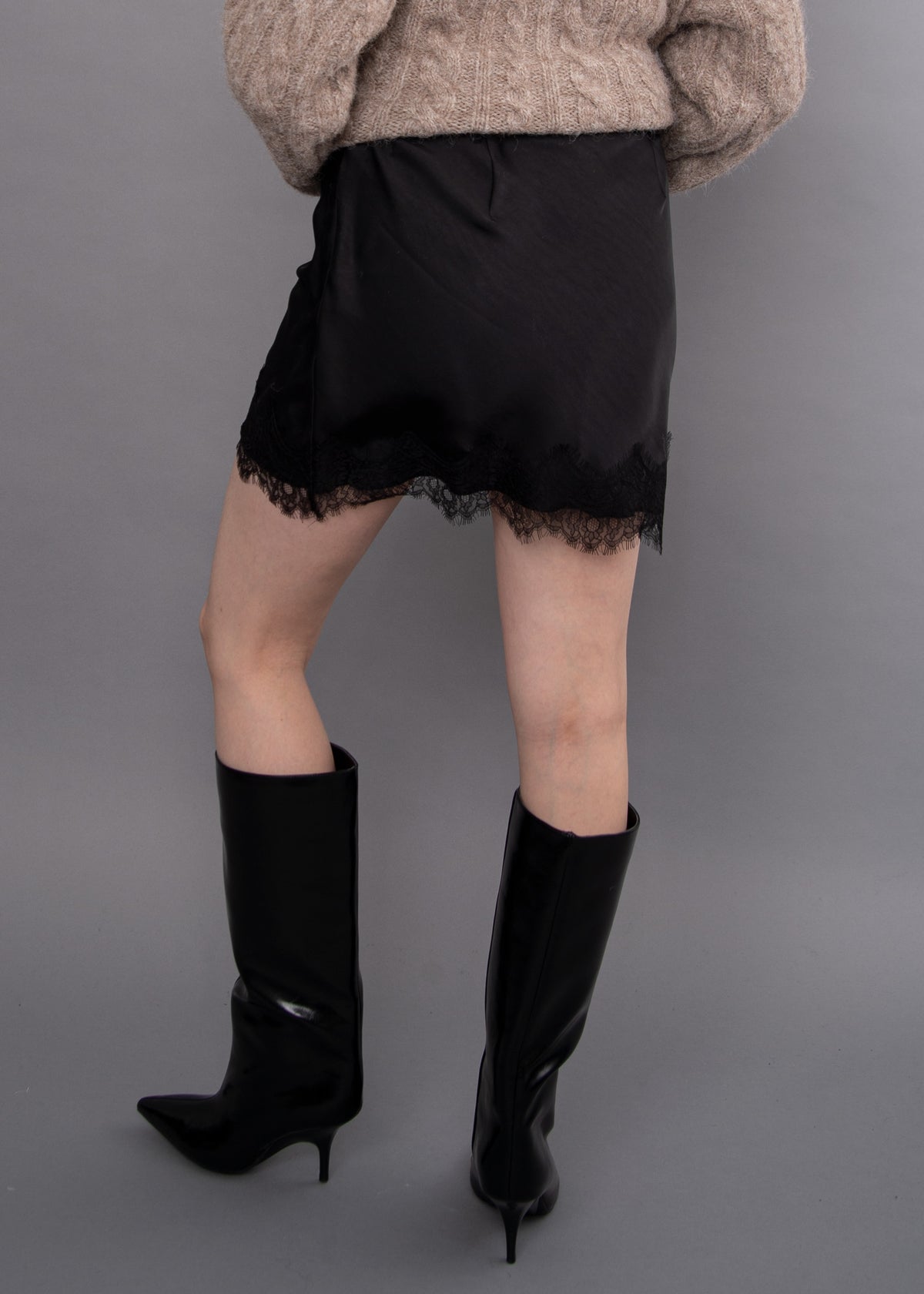 Kira | Lace Skirt