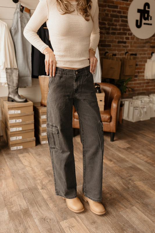 Superlow Loose Cargo | Meteorite Black