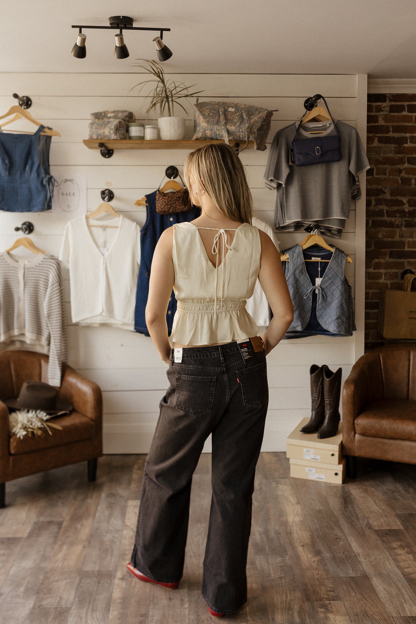 Records | V-Neck Top