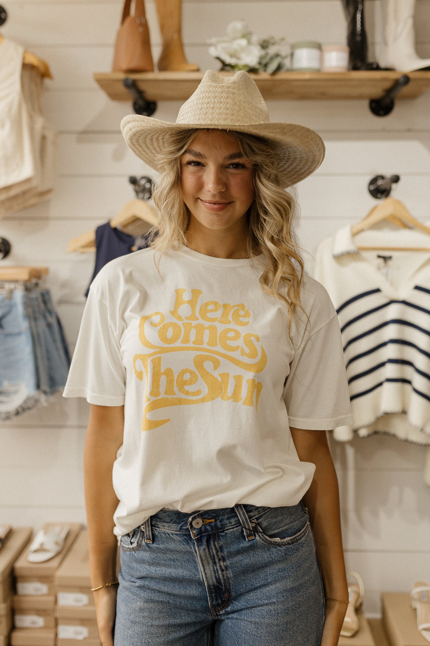 Here comes the sun | Tee