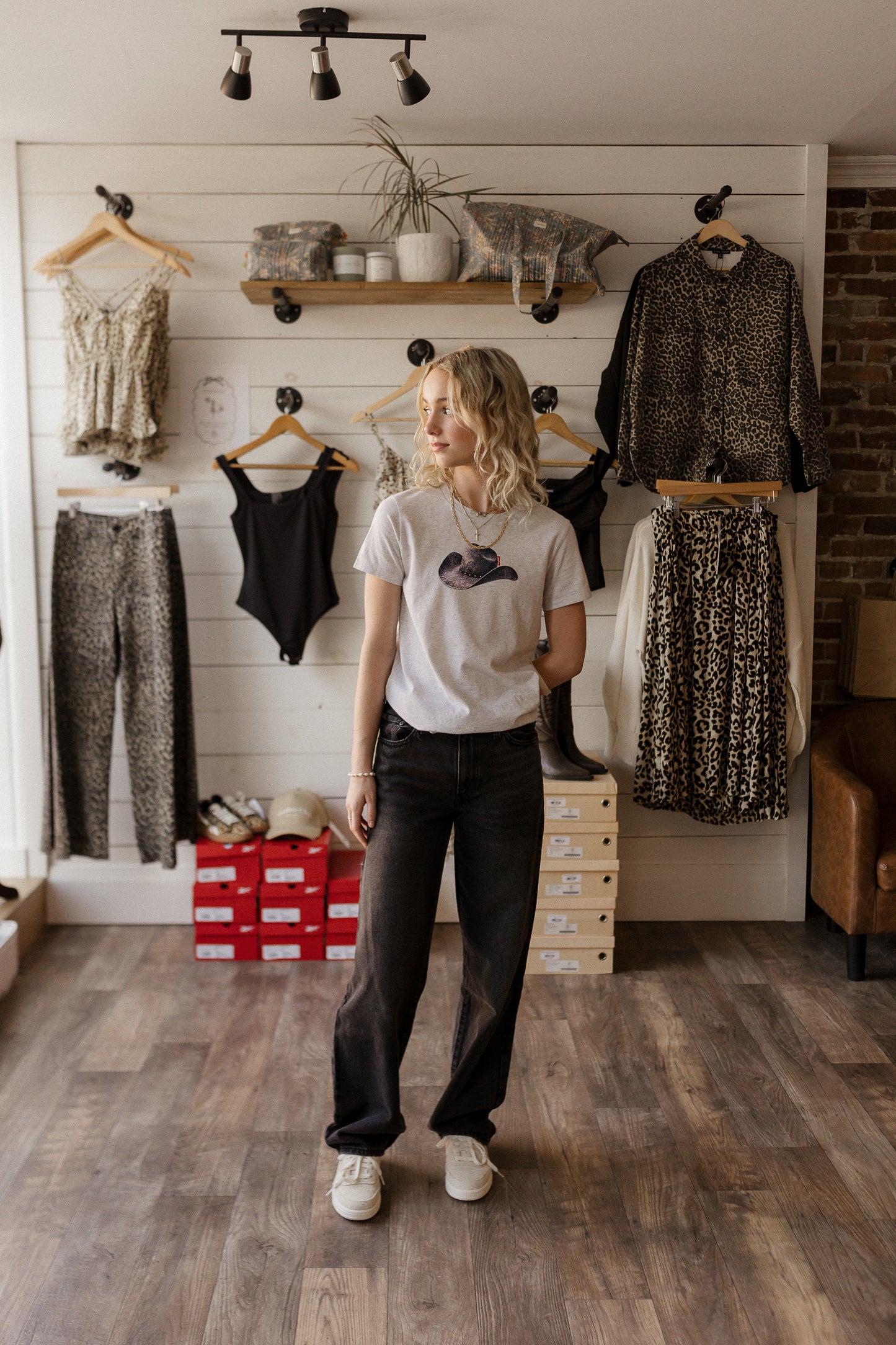 Cowboy Hat Orbit | Tee