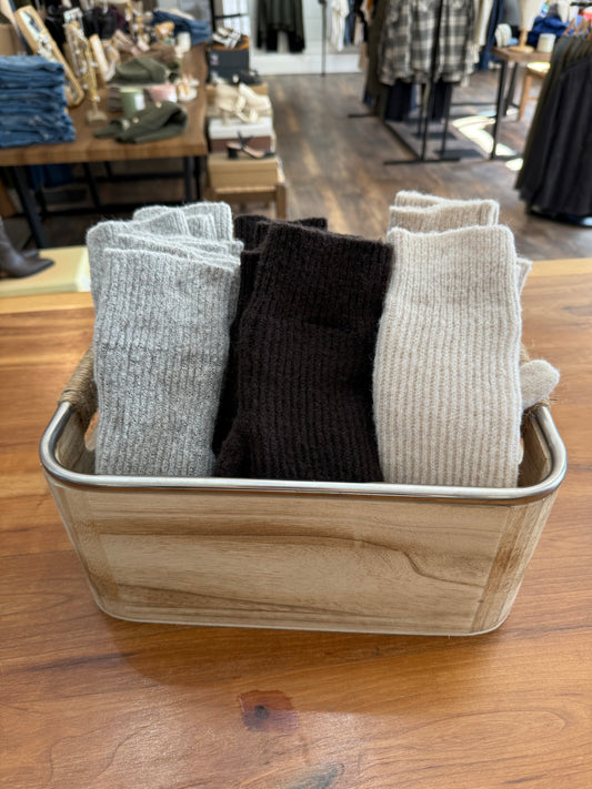 Ribbed Mittens