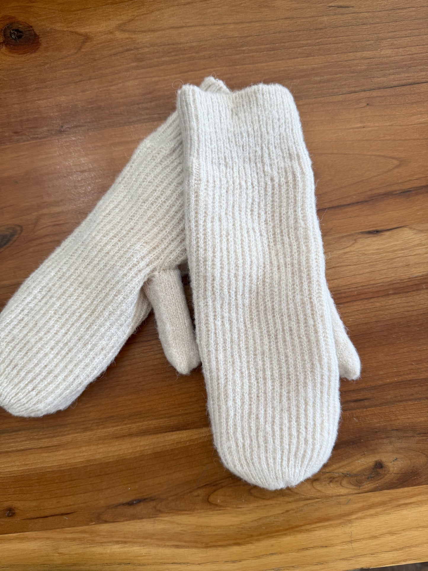 Ribbed Mittens