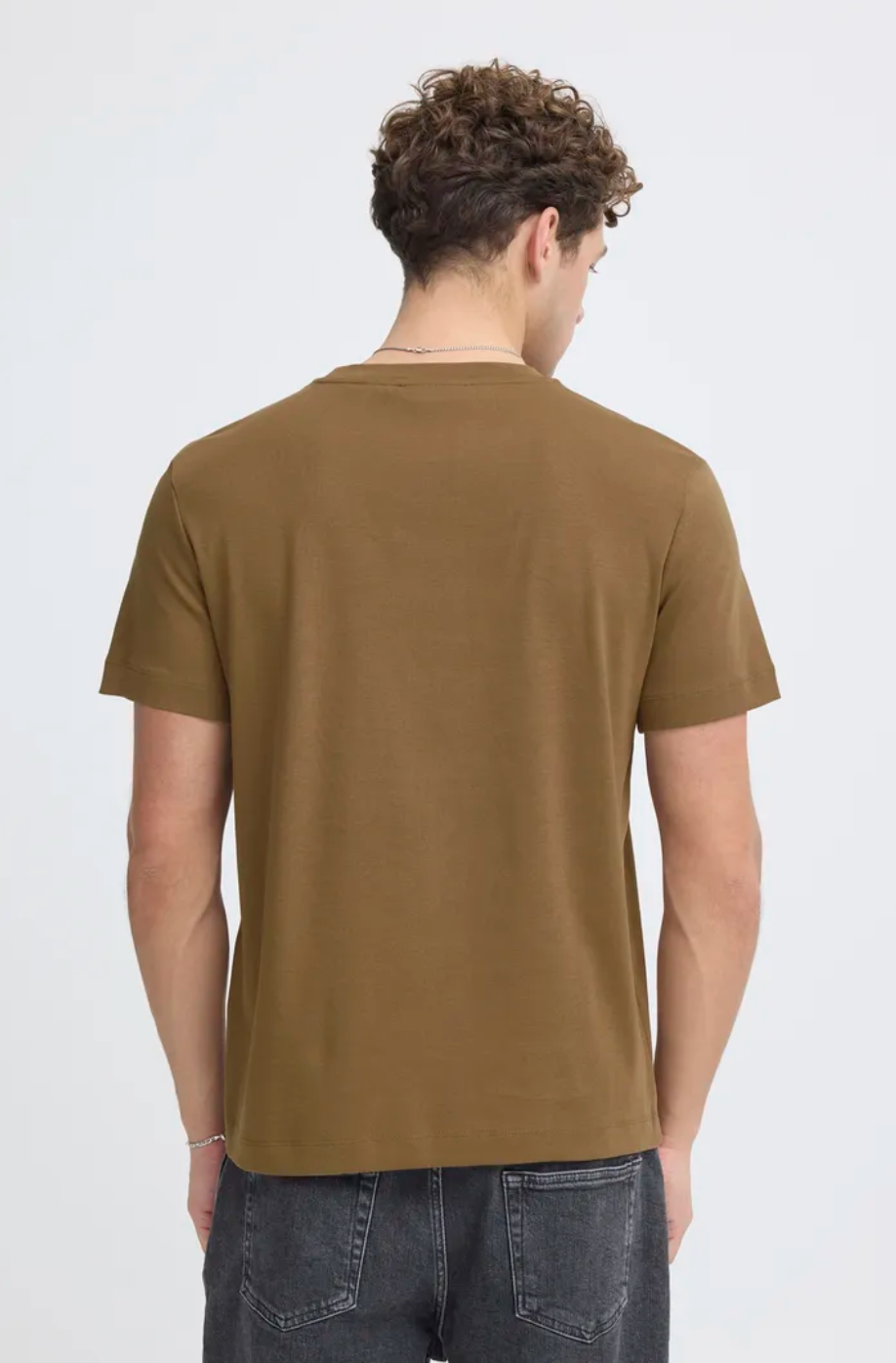 Gusta | Tee