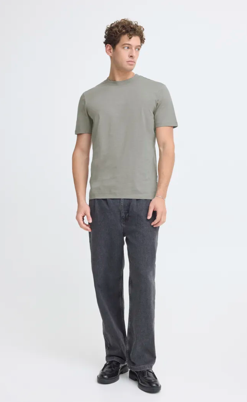 Nolan | Tee