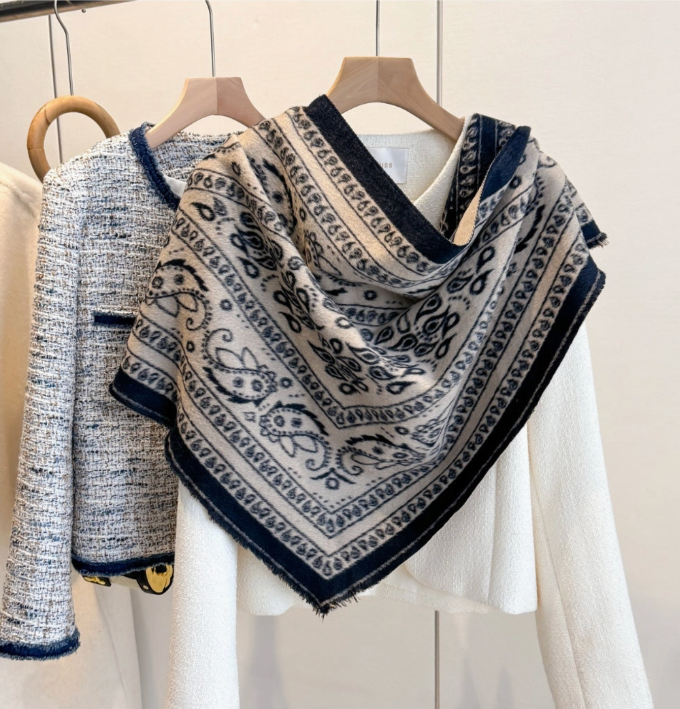 Vintage Paisley Triangle Scarf | Black